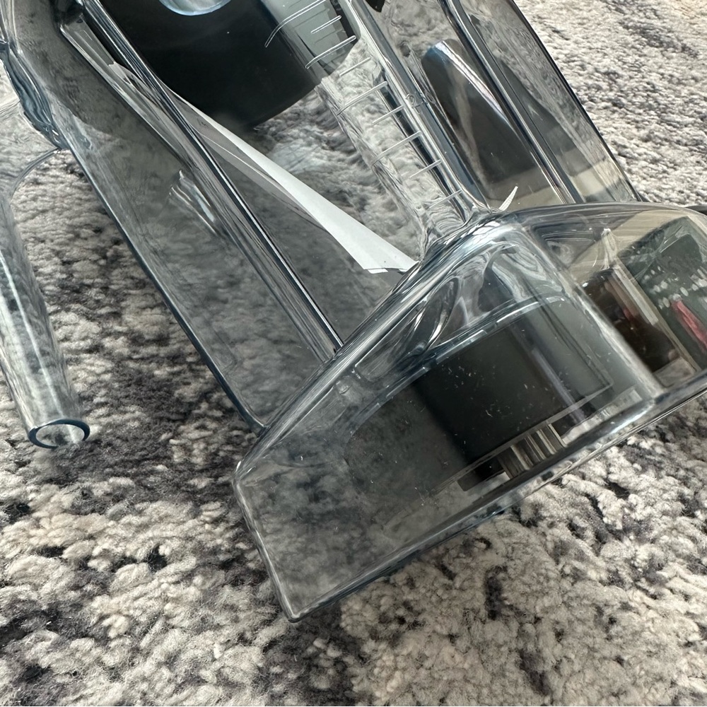 NEW VITAMIX 48 Oz Blender Container + Tamper - Picture 10 of 16